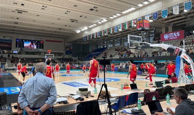 【现场】乔氏男篮焕然一新 李凯尔今夜正式亮相