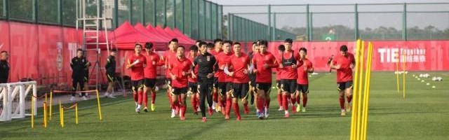 乐鱼官网-多支专业队集结海口观澜湖 体育小镇迎冬训热潮