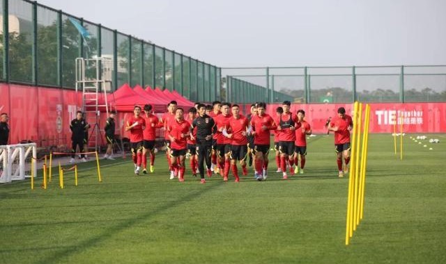 乐鱼官网-多支专业队集结海口观澜湖 体育小镇迎冬训热潮